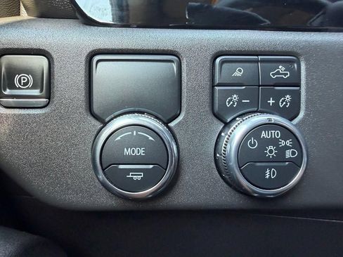 Used 2025 GMC Sierra 1500 SLT RWD image 16