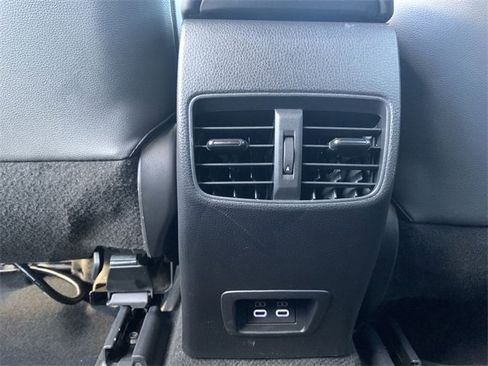 Used 2023 Toyota Corolla Cross XSE image 33