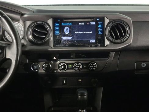 Used 2017 Toyota Tacoma TRD Off-Road AWD/4WD image 24