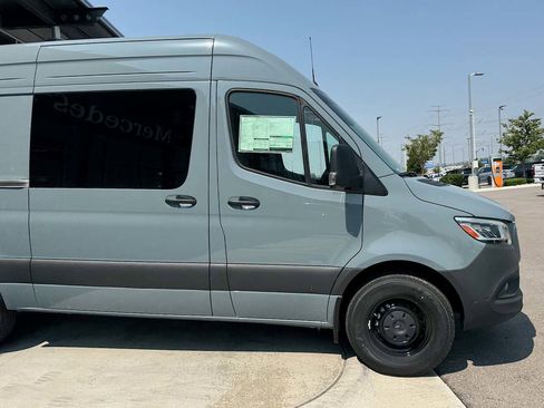 Used 2024 Mercedes-Benz Sprinter 144 Cargo image 10