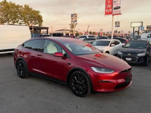 Used 2025 Tesla Model X AWD/4WD image 2