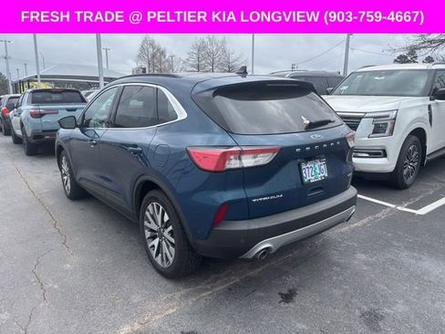 Used 2020 Ford Escape Titanium image 3