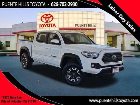 Certified 2018 Toyota Tacoma TRD Off-Road w/ Technology Package AWD/4WD image 1
