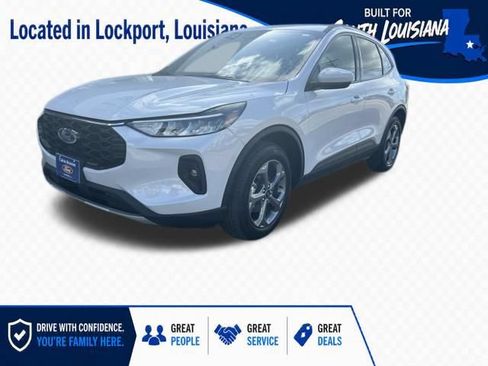 Used 2025 Ford Escape ST-Line Select AWD/4WD image 2