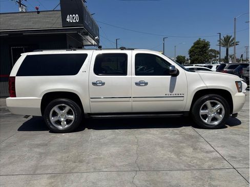 Used 2013 Chevrolet Suburban LTZ RWD image 8