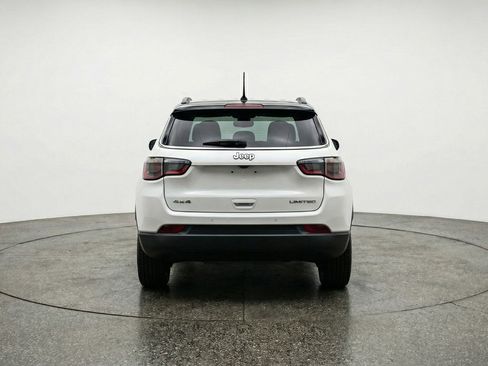 Used 2025 Jeep Compass Limited image 7