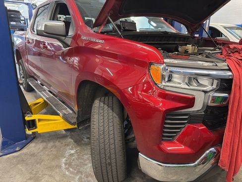 Used 2023 Chevrolet Silverado 1500 LT RWD image 3