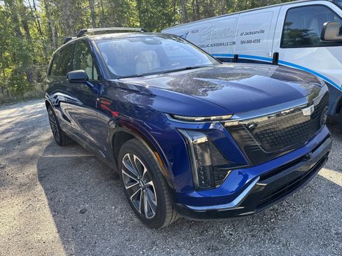 New 2026 Cadillac Vistiq Sport image 2