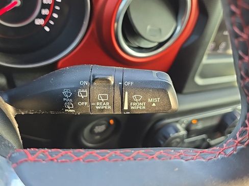 Used 2018 Jeep Wrangler Unlimited Rubicon image 24