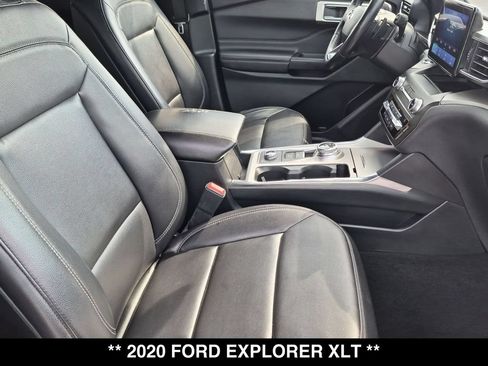 Used 2020 Ford Explorer XLT w/ Equipment Group 202A AWD/4WD image 28