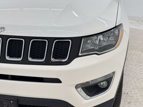 Used 2018 Jeep Compass Limited AWD/4WD image 11
