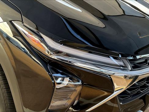 Used 2024 Chevrolet Trax LT w/ LT Convenience Package image 27