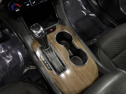 Used 2019 GMC Acadia SLE FWD image 28
