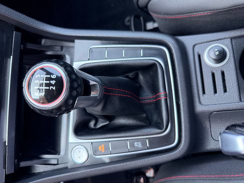 Used 2015 Volkswagen GTI SE w/ Lighting Package (SEL) FWD image 18