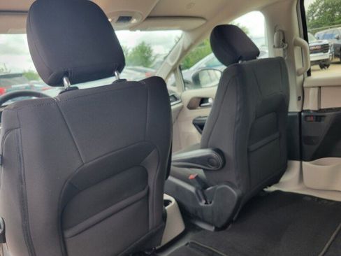 Used 2023 Chrysler Voyager LX FWD image 29
