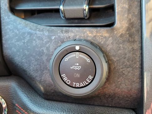 Used 2022 Ford Expedition Limited RWD image 20