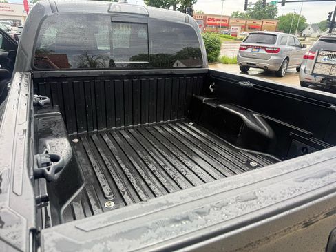 Used 2019 Toyota Tacoma TRD Off-Road AWD/4WD image 19