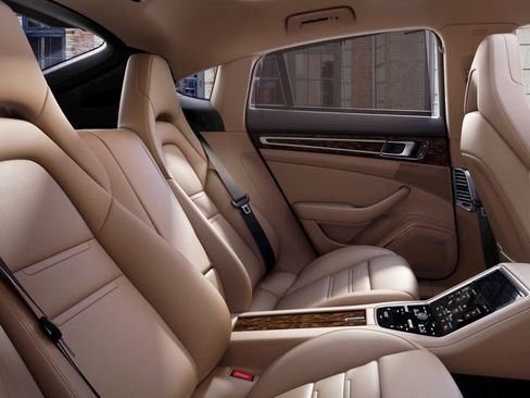 Certified 2022 Porsche Panamera 4S image 6