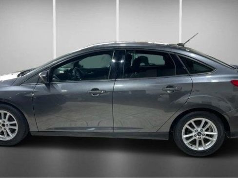Used 2018 Ford Focus SE image 5