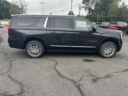 New 2026 GMC Yukon XL Elevation w/ Elevation Premium Package AWD/4WD image 16