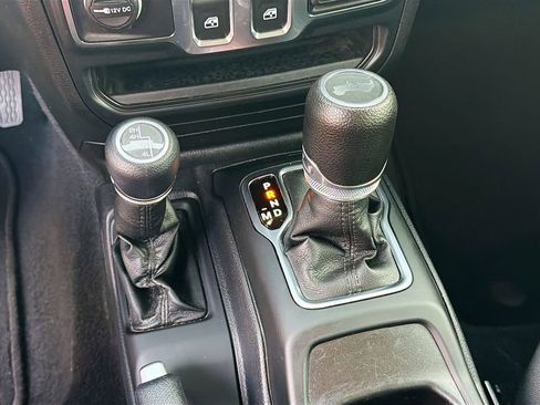 Used 2022 Jeep Wrangler Sport AWD/4WD image 24
