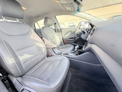 Used 2019 Hyundai Ioniq Limited image 27