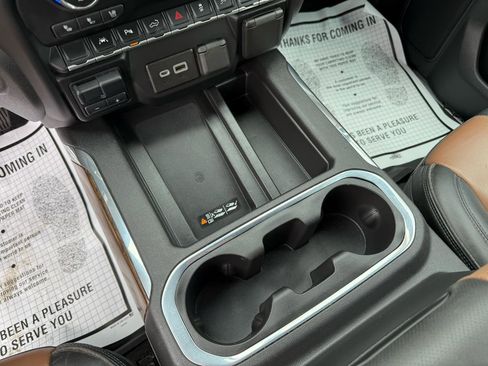 Used 2022 Chevrolet Silverado 1500 High Country w/ Safety Package II image 11