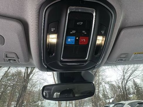 Used 2023 Jeep Grand Cherokee Limited image 21