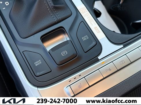 New 2026 Kia Carnival FWD image 29
