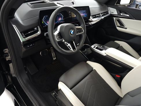 Used 2025 BMW X2 xDrive28i w/ Technology Package AWD/4WD image 17
