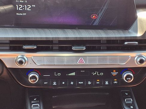 Used 2024 Kia Telluride EX image 15