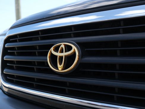 Used 2000 Toyota Land Cruiser AWD/4WD image 11
