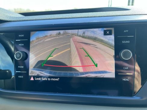 Used 2022 Volkswagen Taos SE image 13