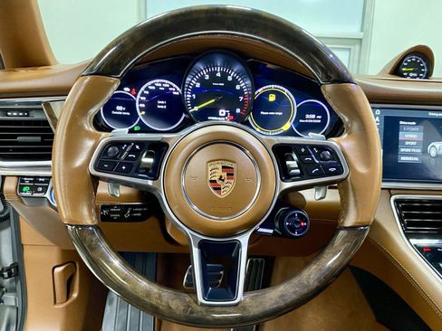 Used 2018 Porsche Panamera 4 AWD/4WD image 25