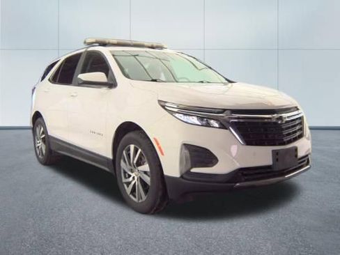 Used 2022 Chevrolet Equinox LT image 2