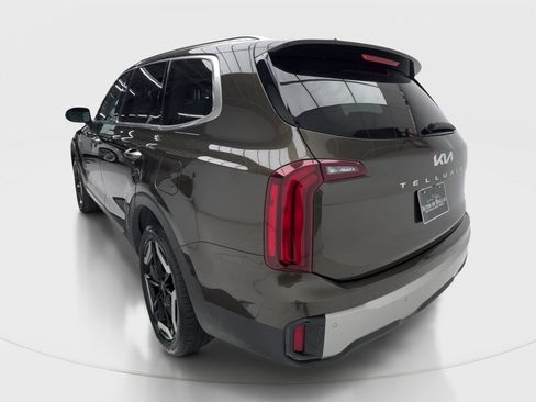 Used 2025 Kia Telluride S AWD/4WD image 14
