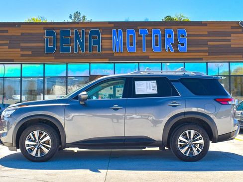 Used 2023 Nissan Pathfinder SL image 9