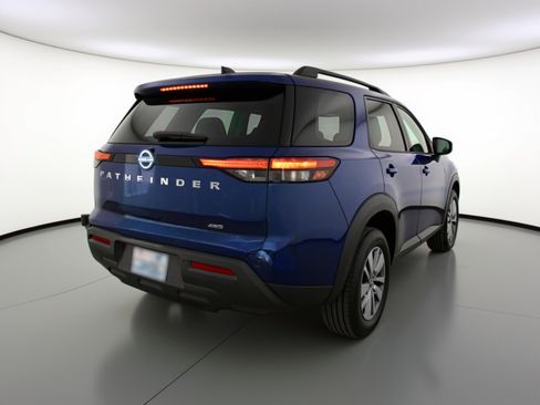 Used 2025 Nissan Pathfinder SV AWD/4WD image 9