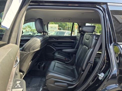 Used 2022 Jeep Grand Cherokee L Limited image 24