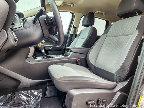 Used 2017 Ford Escape SE w/ Equipment Group 201A AWD/4WD image 9