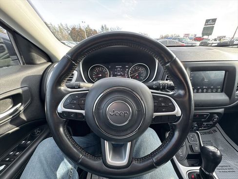 Used 2019 Jeep Compass Latitude w/ Popular Equipment Group AWD/4WD image 10