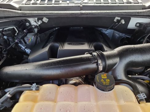 Used 2018 Ford F150 Lariat w/ Equipment Group 502A Luxury image 17