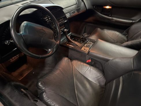 Used 1996 Chevrolet Corvette Coupe image 2