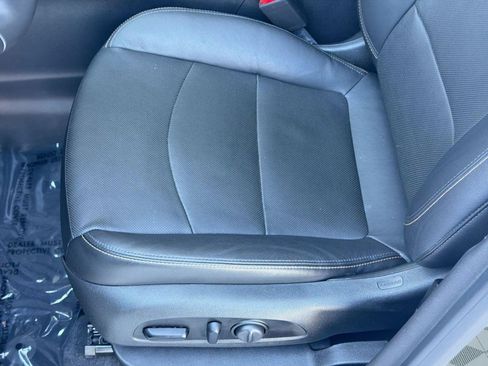 Used 2021 Chevrolet Equinox LT FWD image 14
