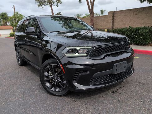 Used 2025 Dodge Durango GT w/ Blacktop Package AWD/4WD image 2