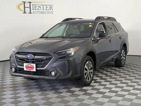 Used 2023 Subaru Outback Premium AWD/4WD image 4