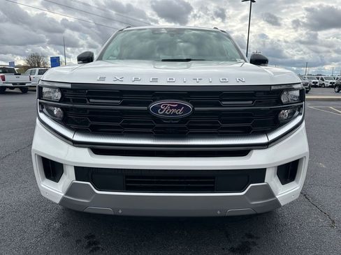 New 2025 Ford Expedition Max Platinum w/ Driver's Package image 3