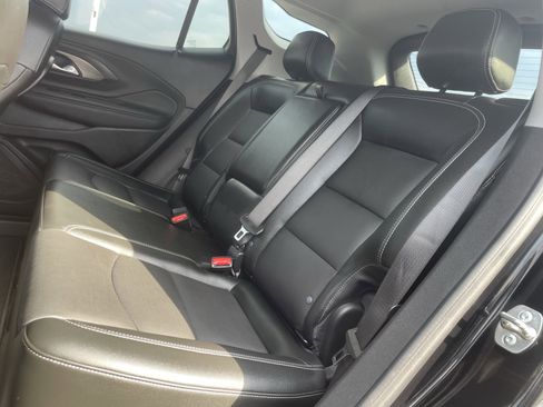 Used 2024 GMC Terrain SLT image 13