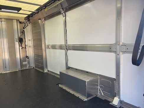 Used 2023 Chevrolet Brightdrop 600 w/ Active Safety Package 2 image 8