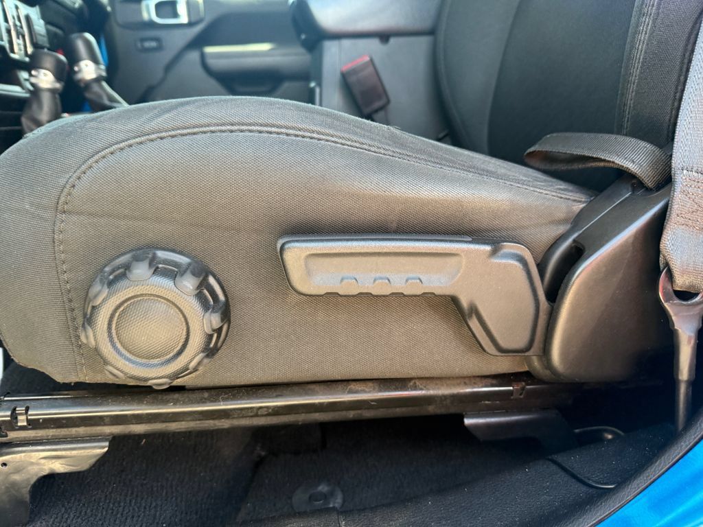 Used 2021 Jeep Wrangler Unlimited Sport AWD/4WD image 19